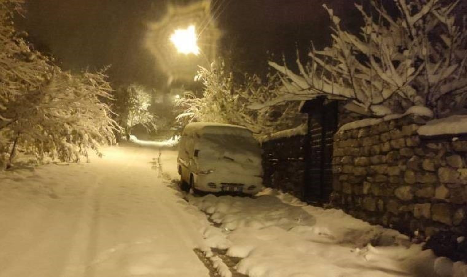 Bilecik’te mevsimin ilk karı yağdı